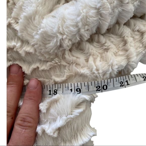 Patagonia Pelage faux fur Jacket beige small EUC - Picture 7 of 7